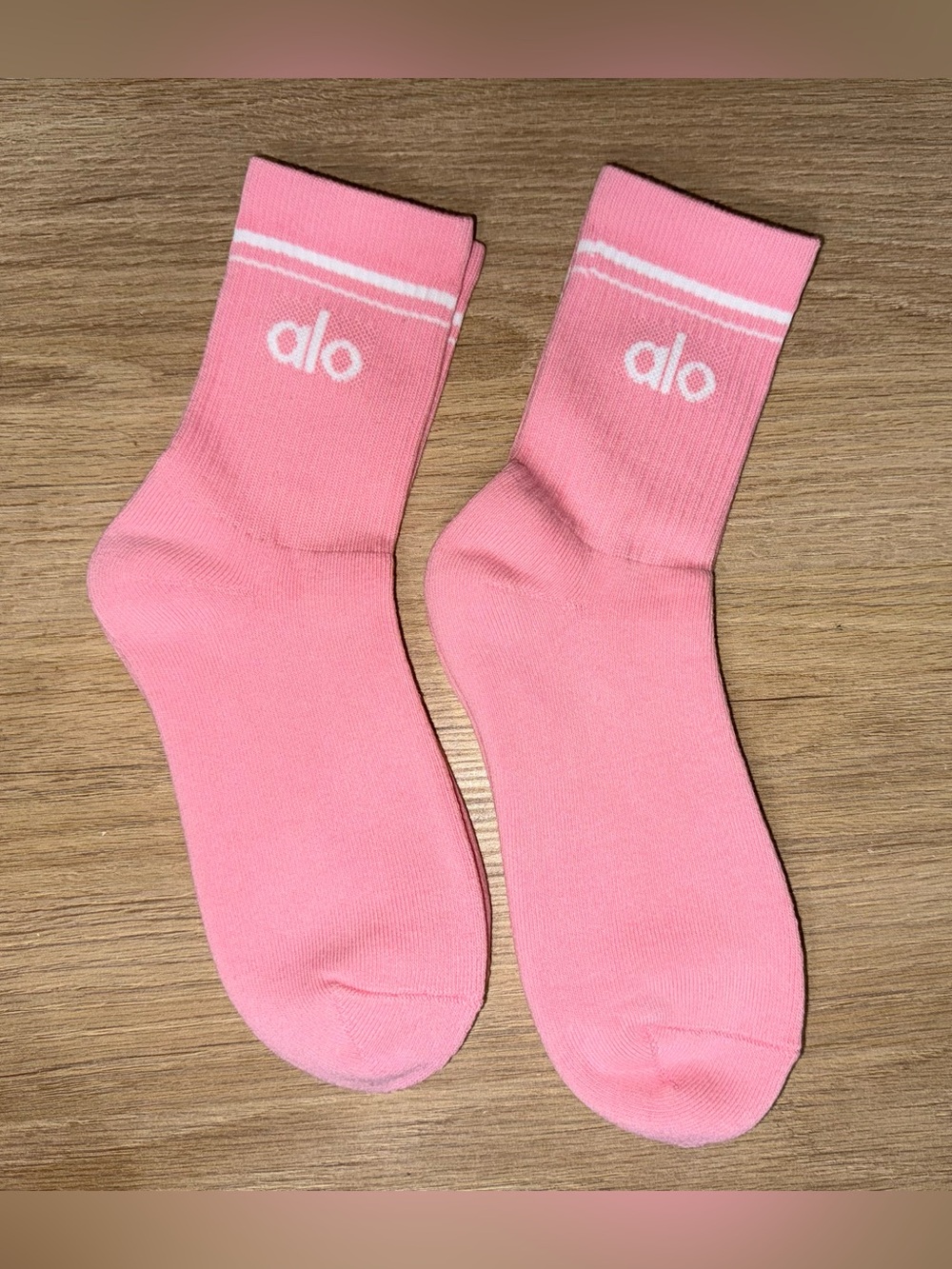 NWT ALO Yoga Women's Pink Athletic Crew Socks. Pack of 2. Size M/L.